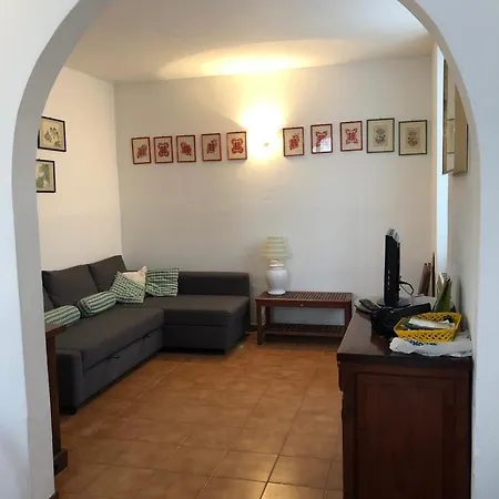 Villino Riana Close To The Beach Of Marina Di Pietrasanta *